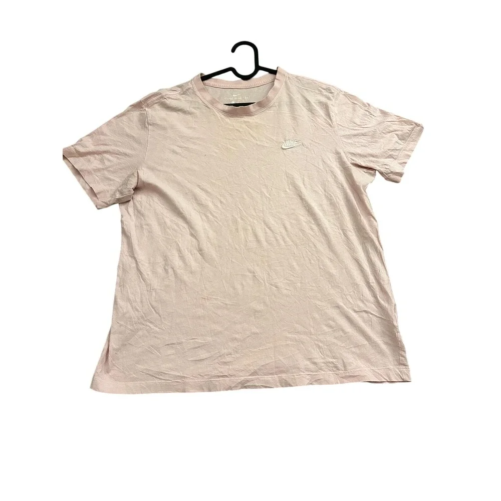 Nike Sportswear Futura Embroidered Logo T-Shirt Light Pink‎ AR4997-663 Mens L